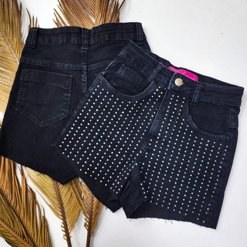 short jeans preto strass